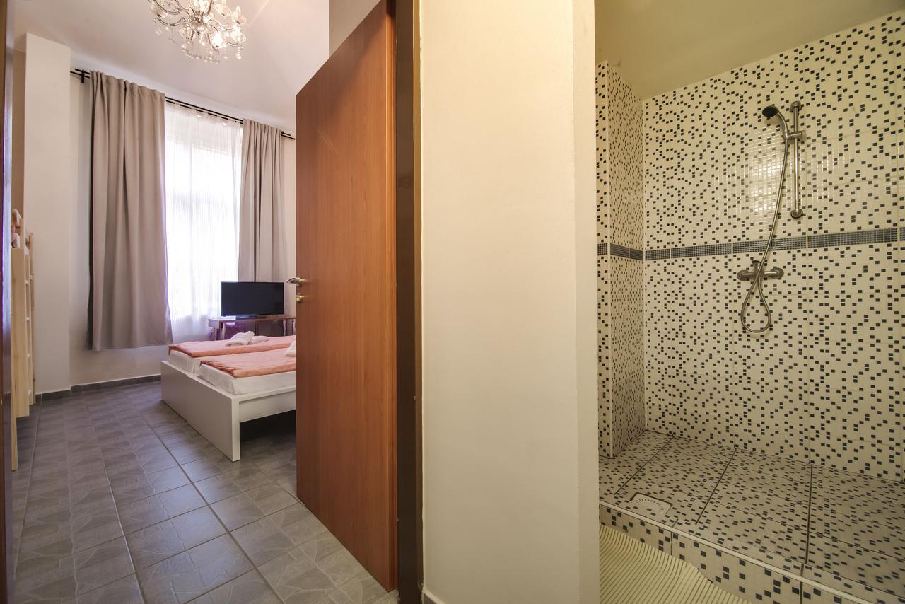 Aparthotel Zarra Prague Room photo