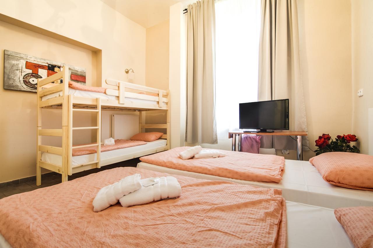 Aparthotel Zarra Prague Exterior photo