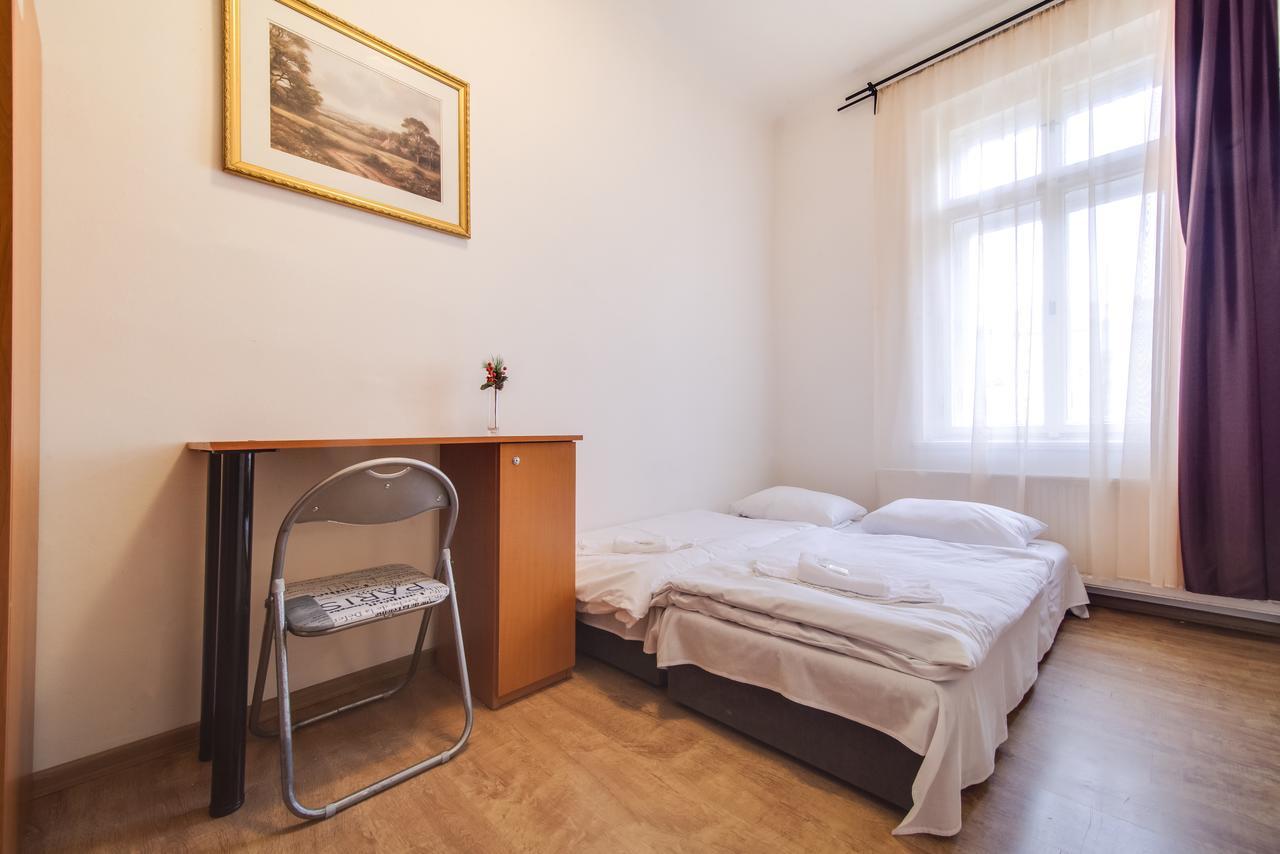 Aparthotel Zarra Prague Room photo